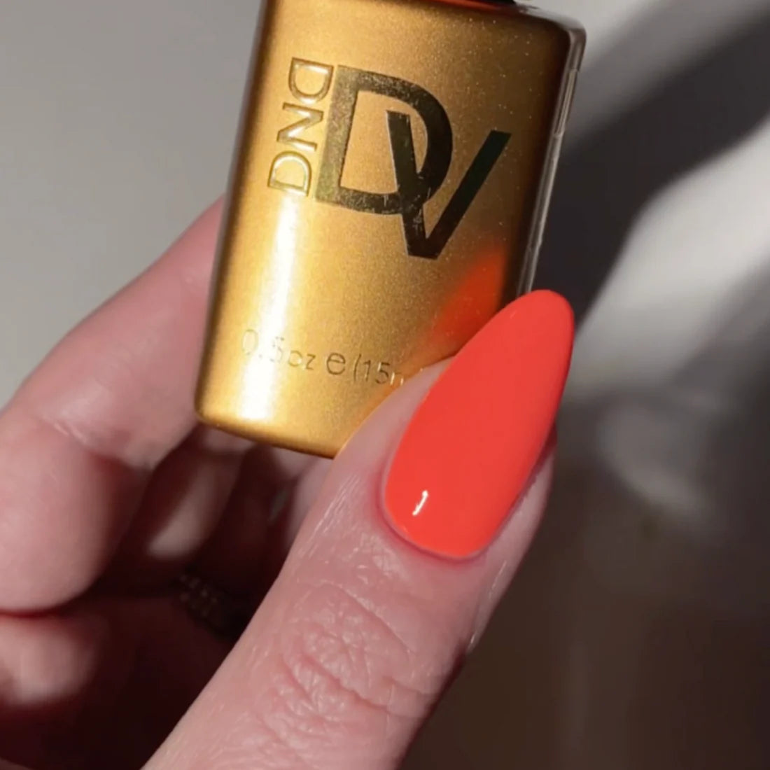 DND Diva Duo - Sunkissed Coral #210