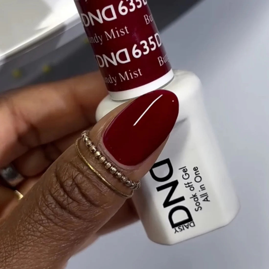 DND Duo #635 Burgundy Mist