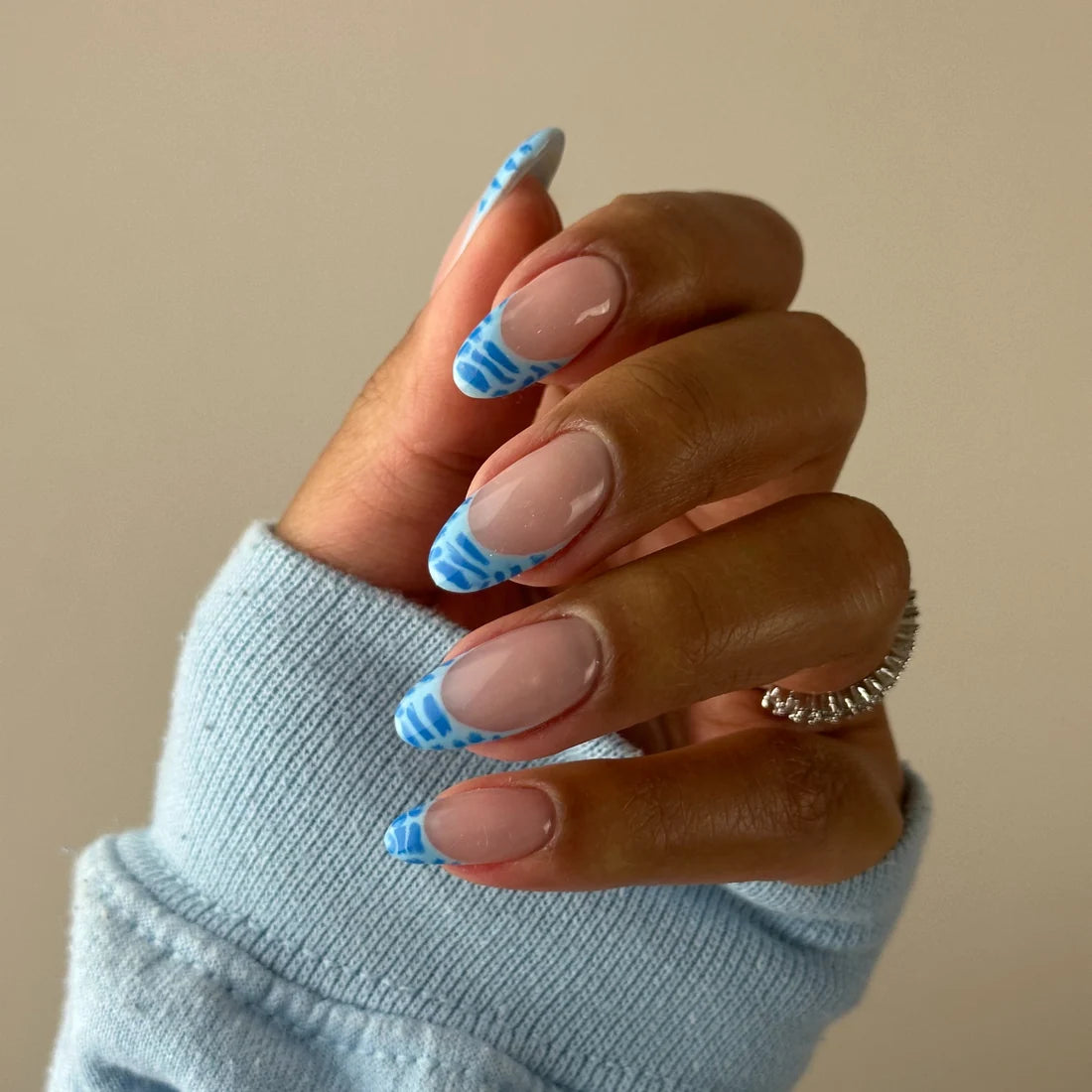 DND DC Gel Nail Polish Duo - 031 Milky Blue