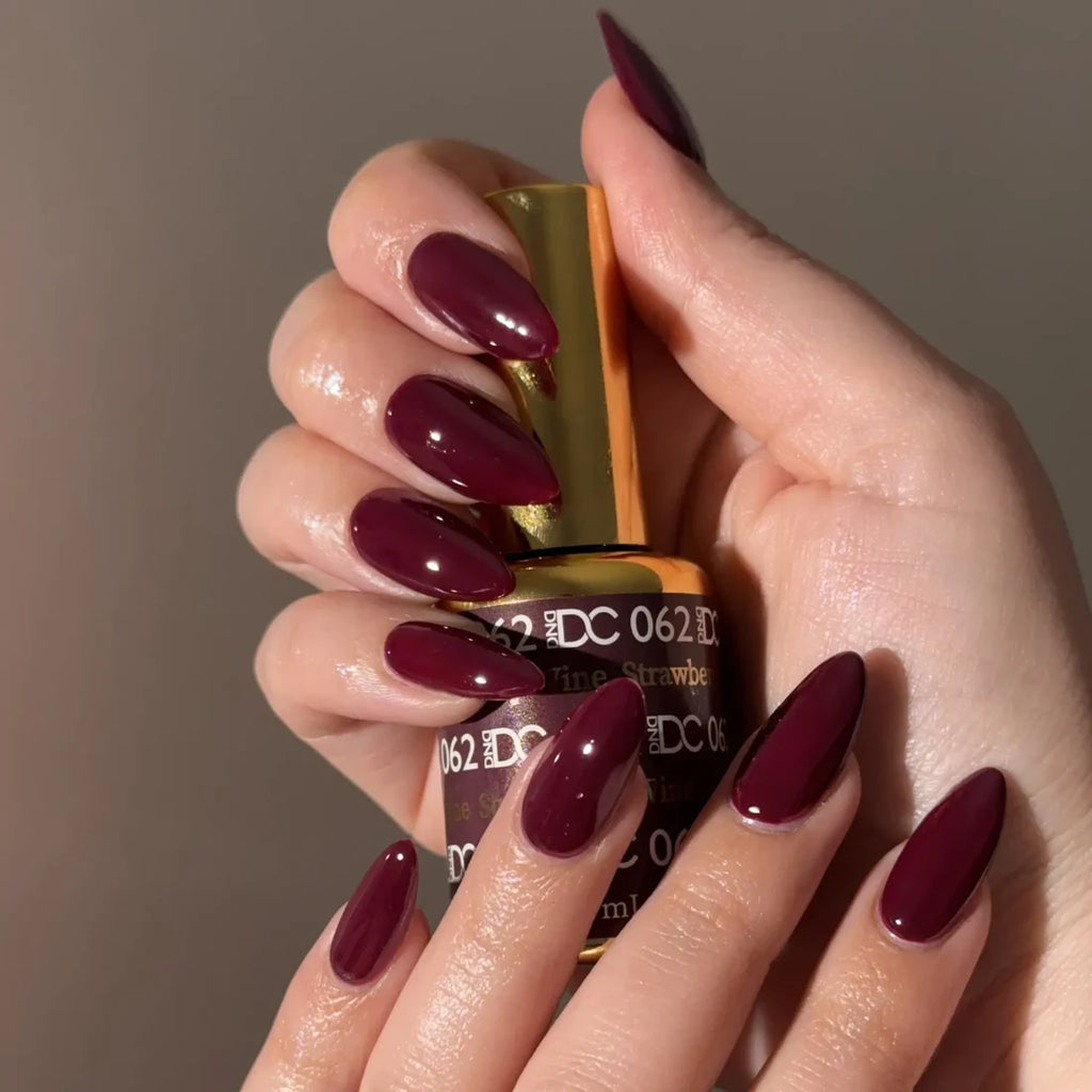 DND DC Gel Nail Polish Duo - 062 Strawberry Wine